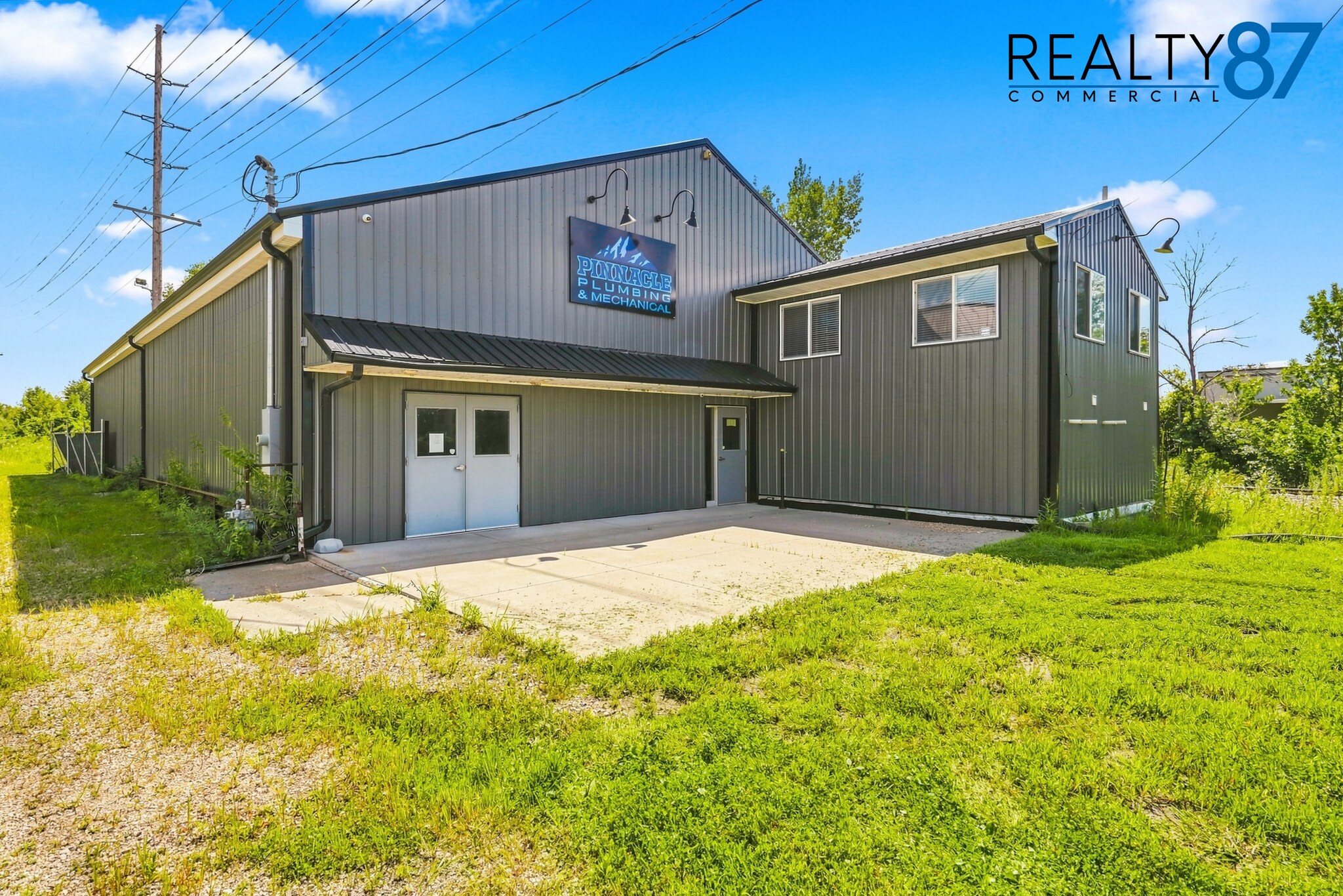 4301 6th St SW, Cedar Rapids, IA à vendre Photo principale– Image 1 sur 34