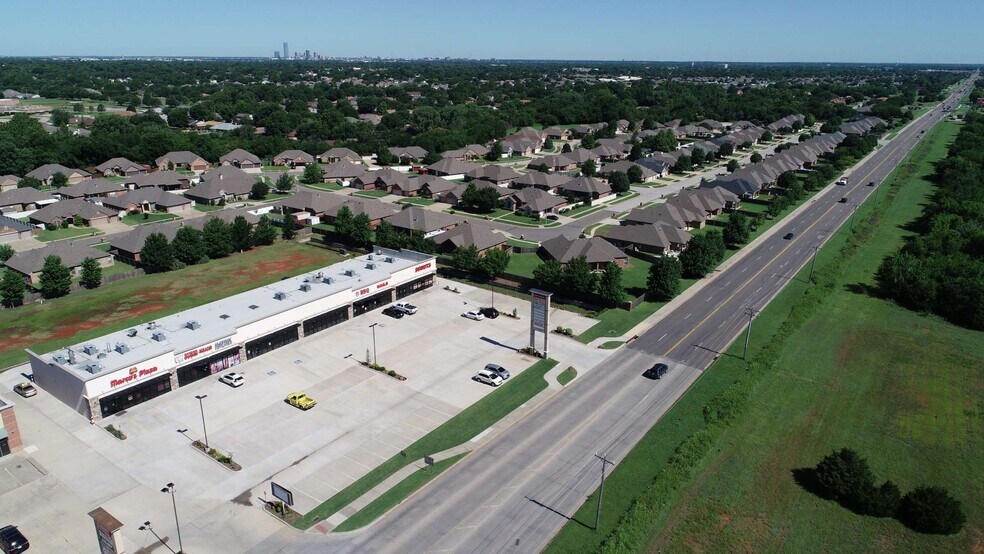 5901 S Sooner Rd, Oklahoma City, OK à louer - Photo de l’immeuble – Image 3 sur 12