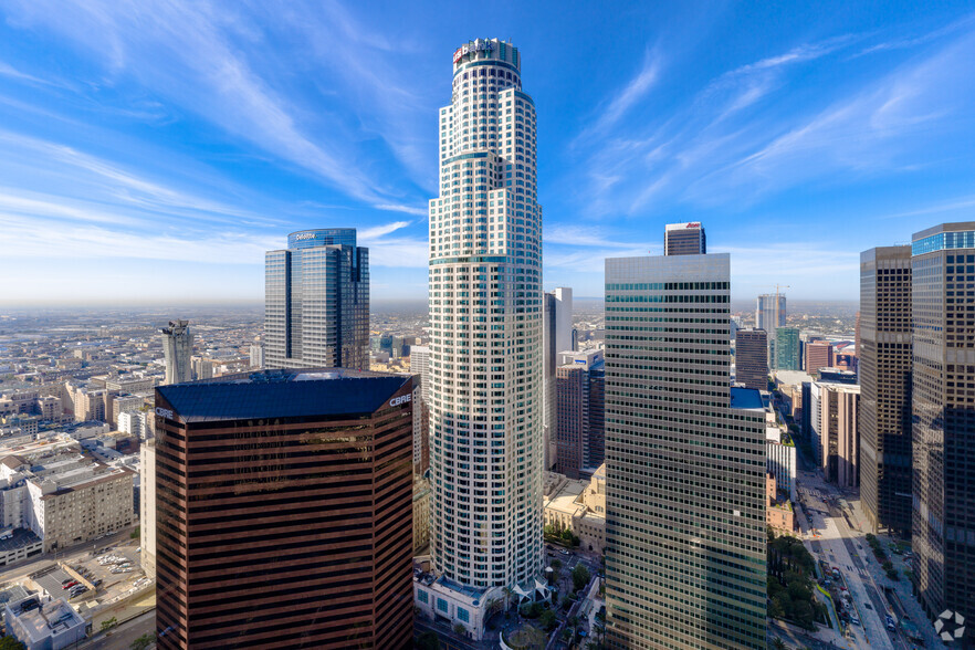 633 W 5th St, Los Angeles, CA à louer - Photo de l’immeuble – Image 1 sur 3