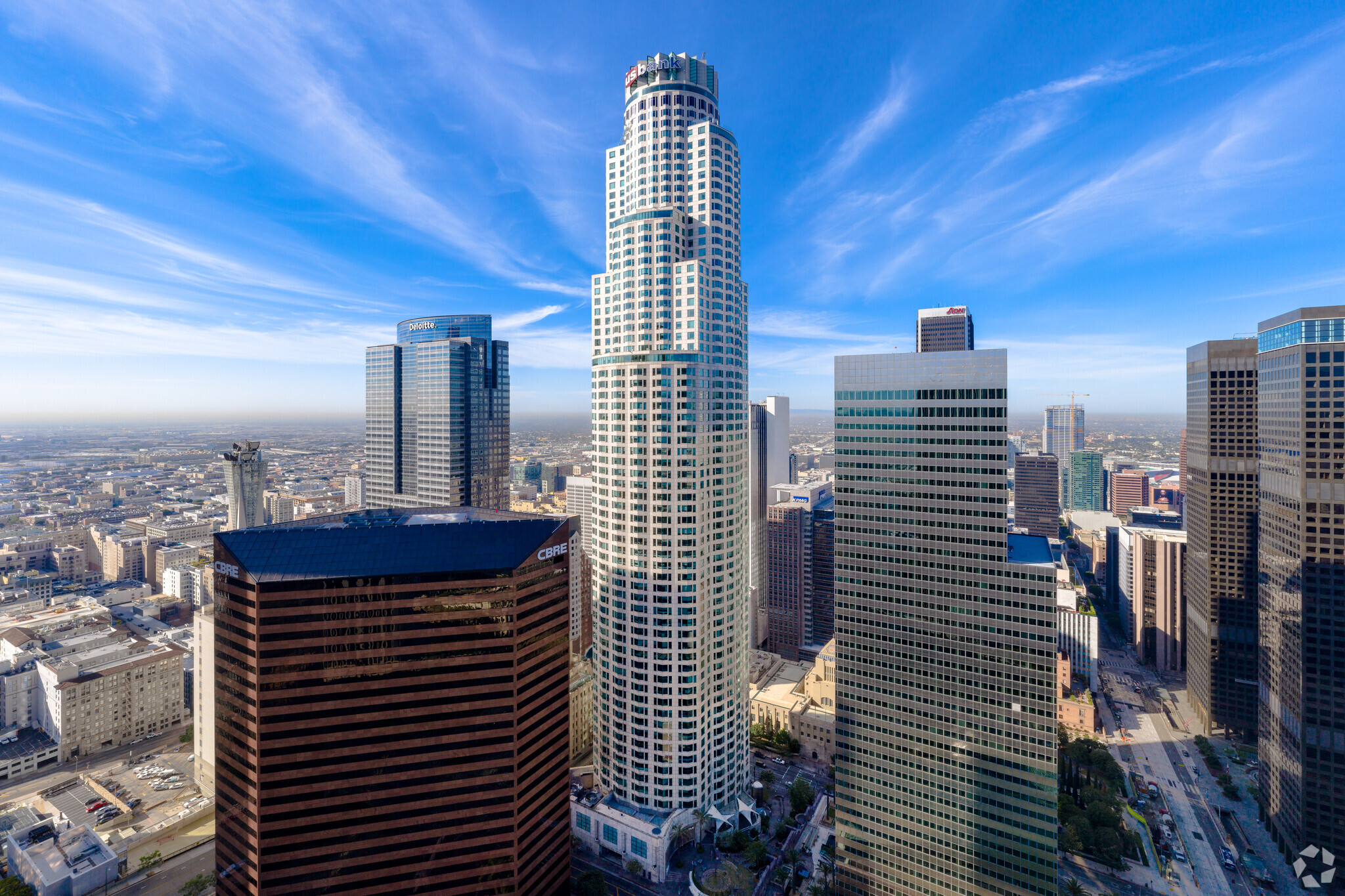 633 W 5th St, Los Angeles, CA à louer Photo de l’immeuble– Image 1 sur 4