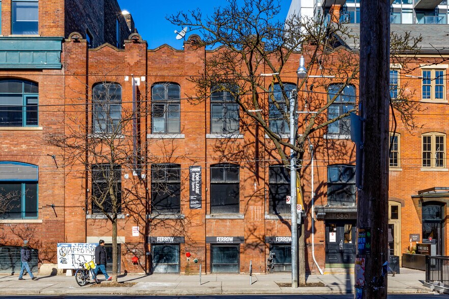 580 King St W, Toronto, ON à louer - Photo de l’immeuble – Image 3 sur 4