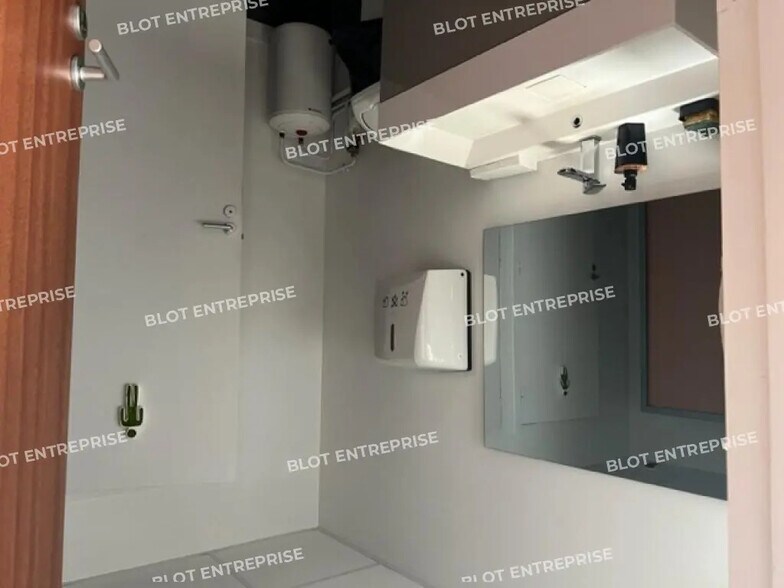 Local d'activités dans Lamballe-Armor à vendre - Photo de l’immeuble – Image 2 sur 5