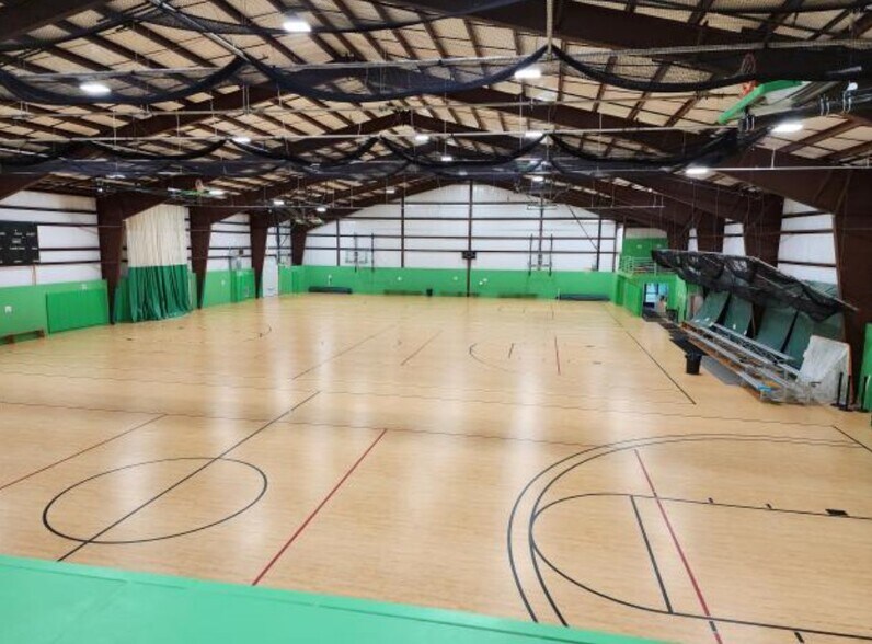 517-525 Burlington Road - 3 Buildings portefeuille de 3 biens à vendre sur LoopNet.fr - Photo intérieure – Image 2 sur 7