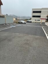 2468 Junipero Serra Blvd, Daly City, CA à louer Photo de l’immeuble– Image 2 sur 6