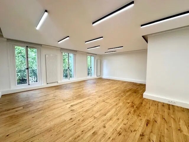 Bureau dans Paris à louer - Photo de l’immeuble – Image 2 sur 11