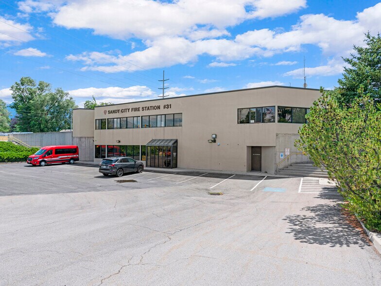 9010 S 150 E, Sandy, UT à vendre - Photo principale – Image 1 sur 33