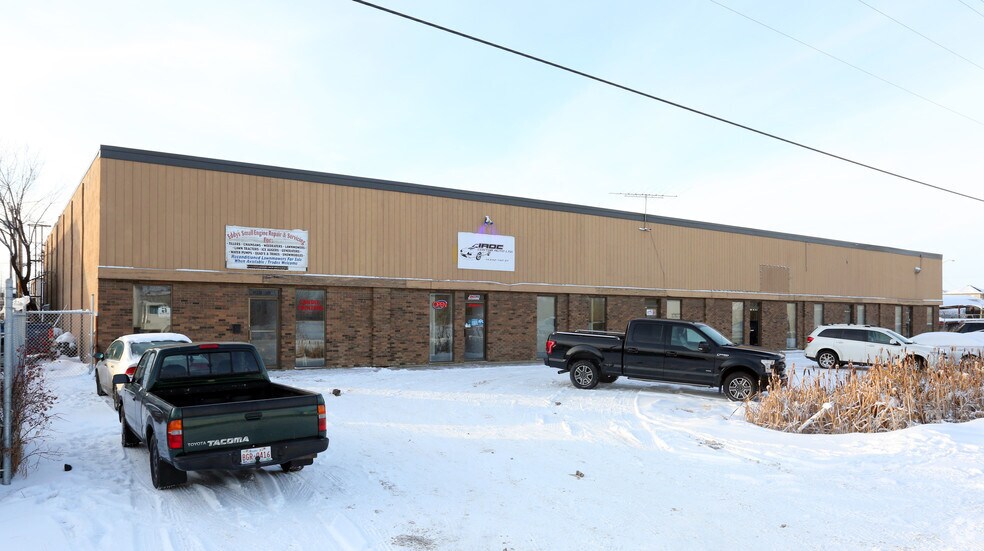 14330-14340 140 St NW, Edmonton, AB à vendre - Photo principale – Image 2 sur 4