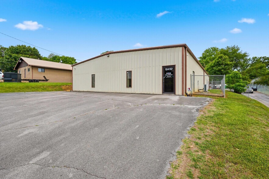 104 Center St, Gray, TN à vendre - Photo principale – Image 1 sur 28