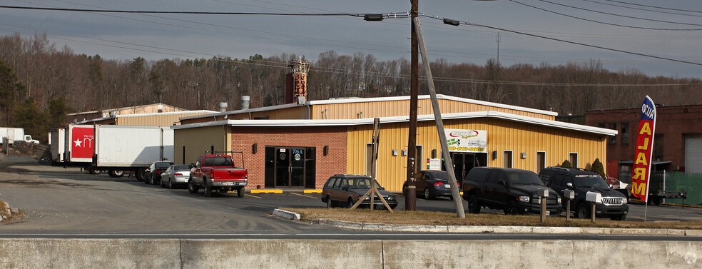 706 Pulaski Hwy, Joppa, MD à louer - Photo de l’immeuble – Image 3 sur 5