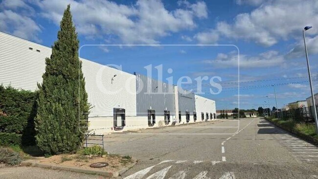 Plus de détails pour Rue Nicolas Joseph Cugnot, Salon-de-Provence - Industriel/Logistique à louer
