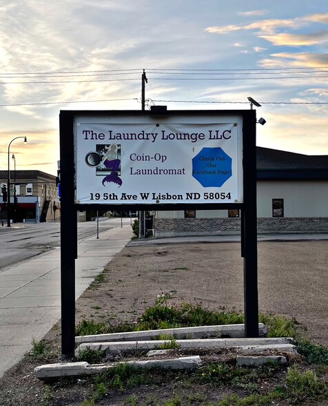 19 5th Ave E, Lisbon, ND à vendre - Photo de l’immeuble – Image 2 sur 5