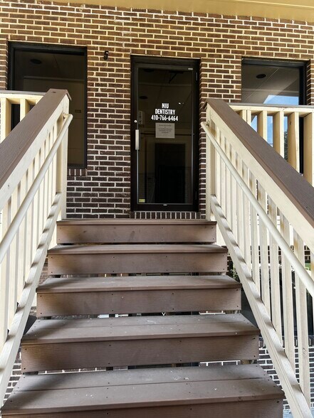 420 S Crain Hwy, Glen Burnie, MD à louer - Photo de l’immeuble – Image 3 sur 15