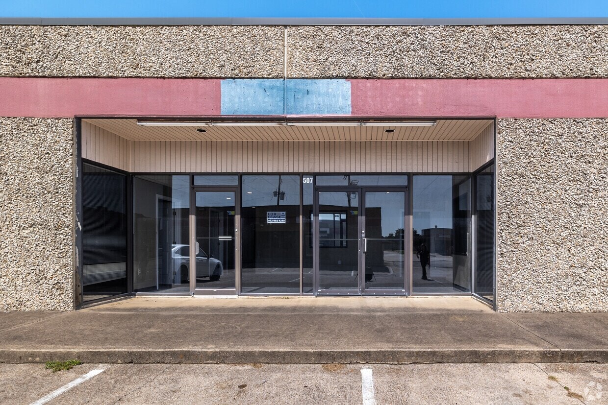 2100 S Great Southwest Pky, Grand Prairie, TX à louer Photo intérieure– Image 1 sur 17