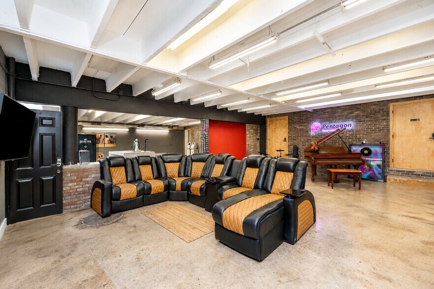 7025 NW 7th Ave, Miami, FL à vendre - Photo de l’immeuble – Image 3 sur 11