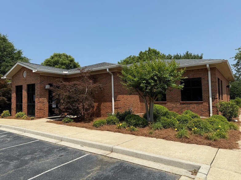 202 Overland Dr, Greenwood, SC à vendre - Photo de l’immeuble – Image 2 sur 34