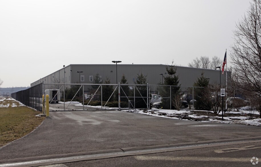 30 Foundation Pl, Barberton, OH à louer - Photo de l’immeuble – Image 1 sur 4