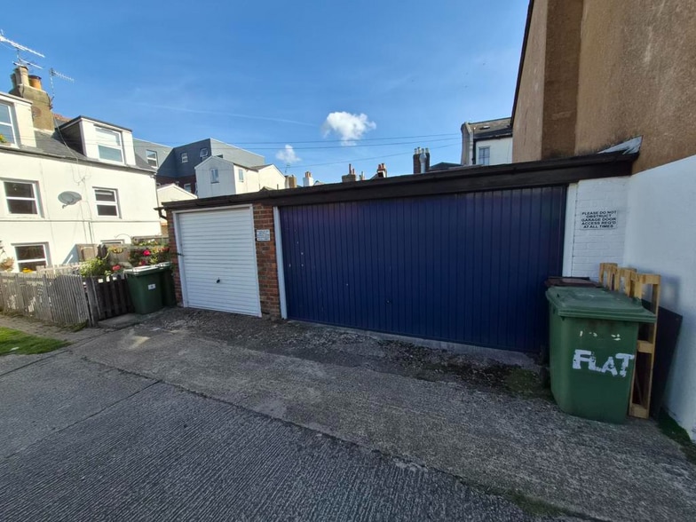 39 Crescent Rd, Tunbridge Wells à vendre - Photo de l’immeuble – Image 2 sur 3