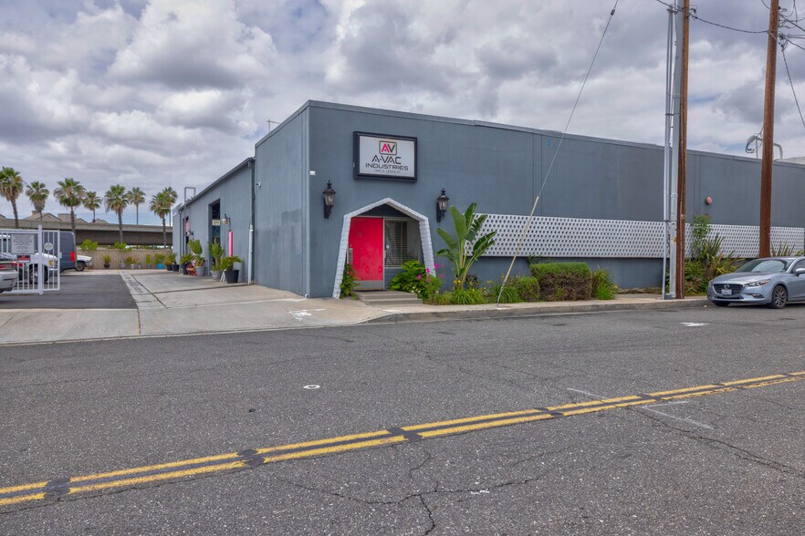 1845 S Lewis St, Anaheim, CA à vendre - Photo de l’immeuble – Image 2 sur 24