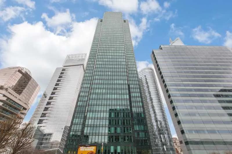 16 Place De L'Iris, Courbevoie à louer - Photo de l’immeuble – Image 1 sur 9