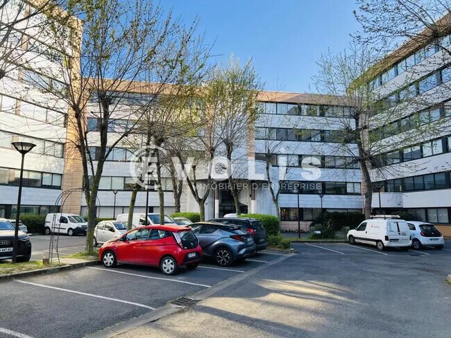 Plus de détails pour 15 Rue De L'Universite, Noisy-le-Grand - Bureau à louer