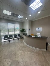 551 NW 77th St, Boca Raton, FL à louer Photo intérieure– Image 1 sur 5