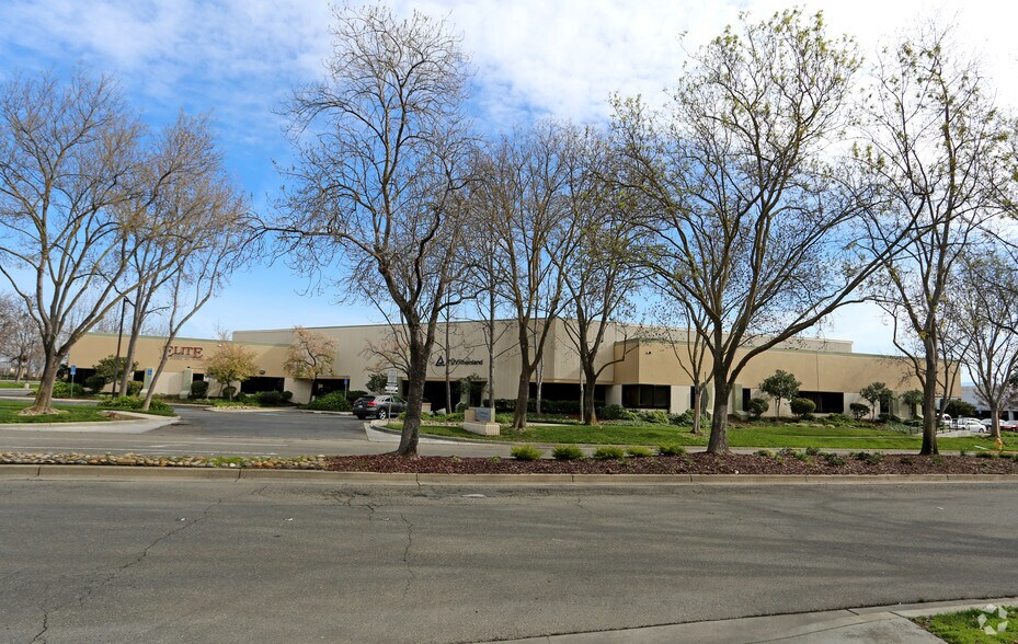 1279 Quarry Ln, Pleasanton, CA à louer - Photo de l’immeuble – Image 3 sur 13