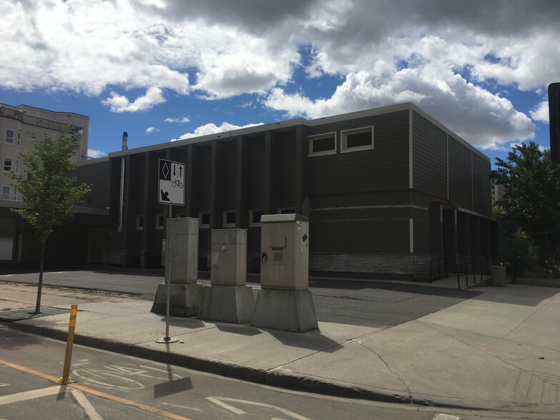 10179 108 St NW, Edmonton, AB à louer - Photo de l’immeuble – Image 2 sur 5