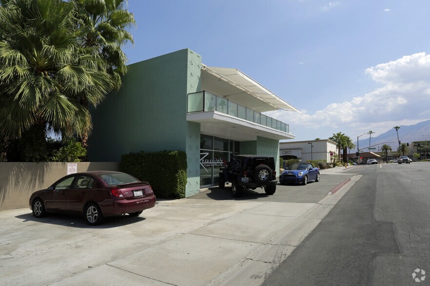 560-562 S Indian Canyon Dr, Palm Springs, CA à louer - Photo de l’immeuble – Image 3 sur 40