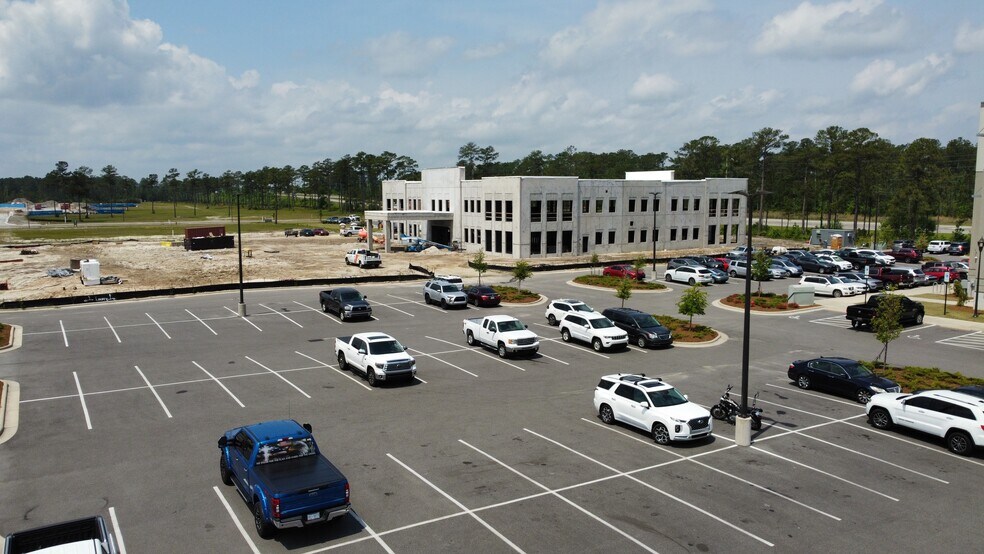 1176 E Cutlar Crossing, Leland, NC à louer - Photo de l’immeuble – Image 2 sur 7