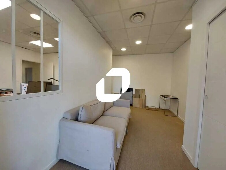 Bureau dans Jacou à louer - Photo de l’immeuble – Image 2 sur 32