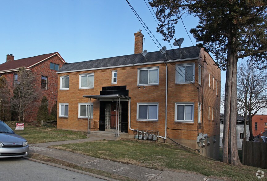 435 Halcomb Ave, Clairton, PA à vendre - Photo de l’immeuble – Image 2 sur 3