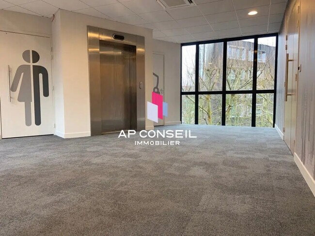 Plus de détails pour Bureau à vendre