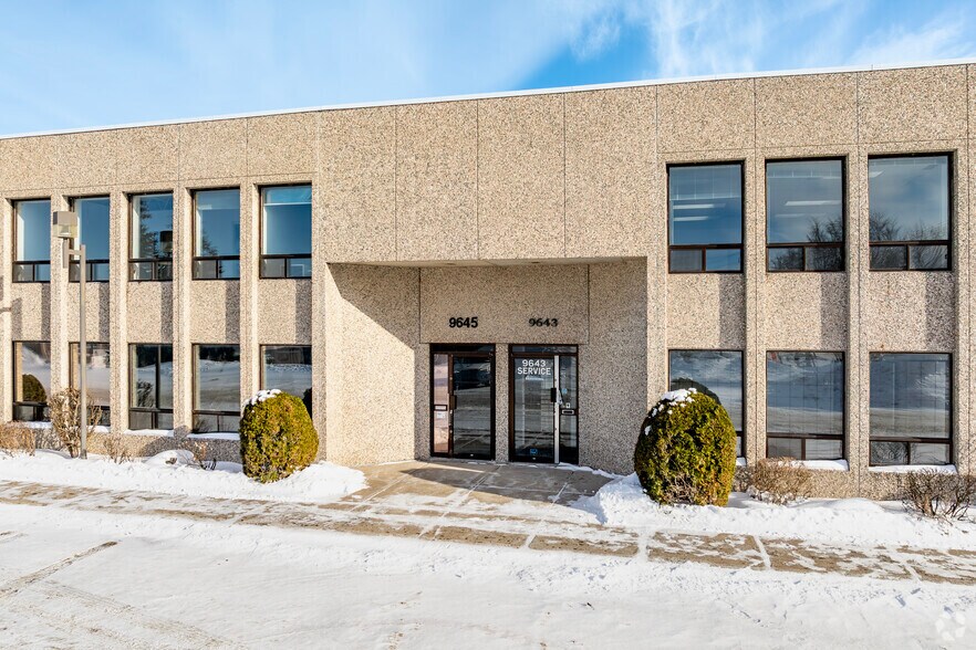 9649 Rue Saint-Clément, Montréal, QC à vendre - Photo de l’immeuble – Image 3 sur 5