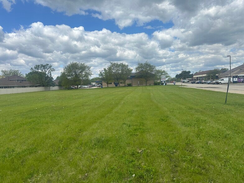 99 W Merchants Dr, Oswego, IL à vendre - Photo de l’immeuble – Image 2 sur 10