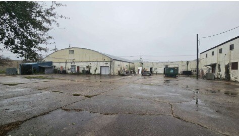 2300-2322 Airline Dr portefeuille de 2 biens à vendre sur LoopNet.fr - Photo de l’immeuble – Image 2 sur 2