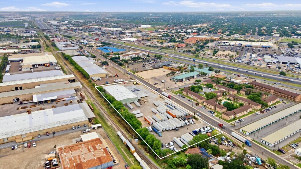6200 Santa Maria Ave, Laredo, TX à louer - Photo de l’immeuble – Image 3 sur 6