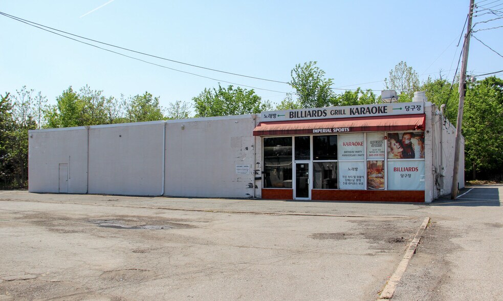 64 Route 303, Tappan, NY à louer - Photo de l’immeuble – Image 2 sur 5