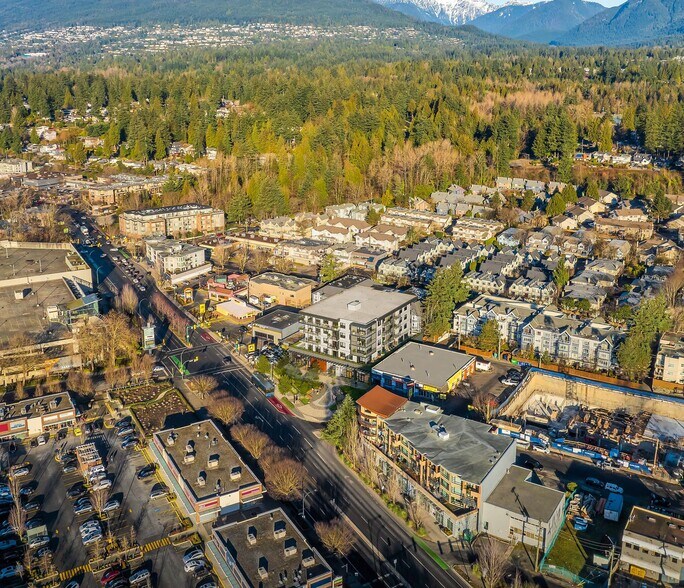 880 15th St W, North Vancouver, BC à louer - Photo de l’immeuble – Image 2 sur 4