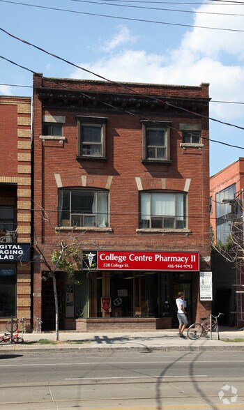 528 College St, Toronto, ON à louer - Photo de l’immeuble – Image 2 sur 2