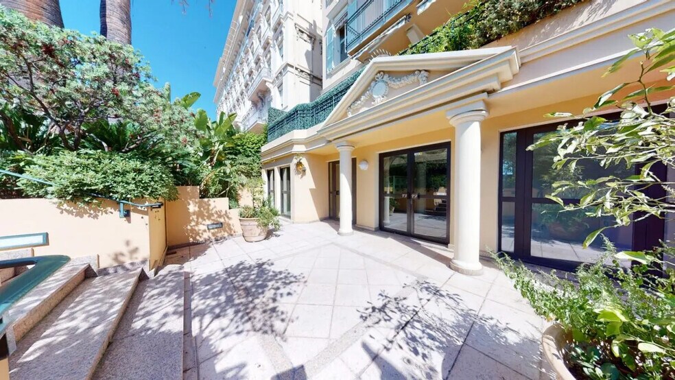 Bureau dans Nice à louer - Photo de l’immeuble – Image 3 sur 21