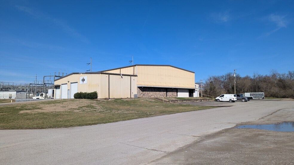 121 Bennett Dr, Pulaski, TN à vendre - Photo principale – Image 1 sur 6