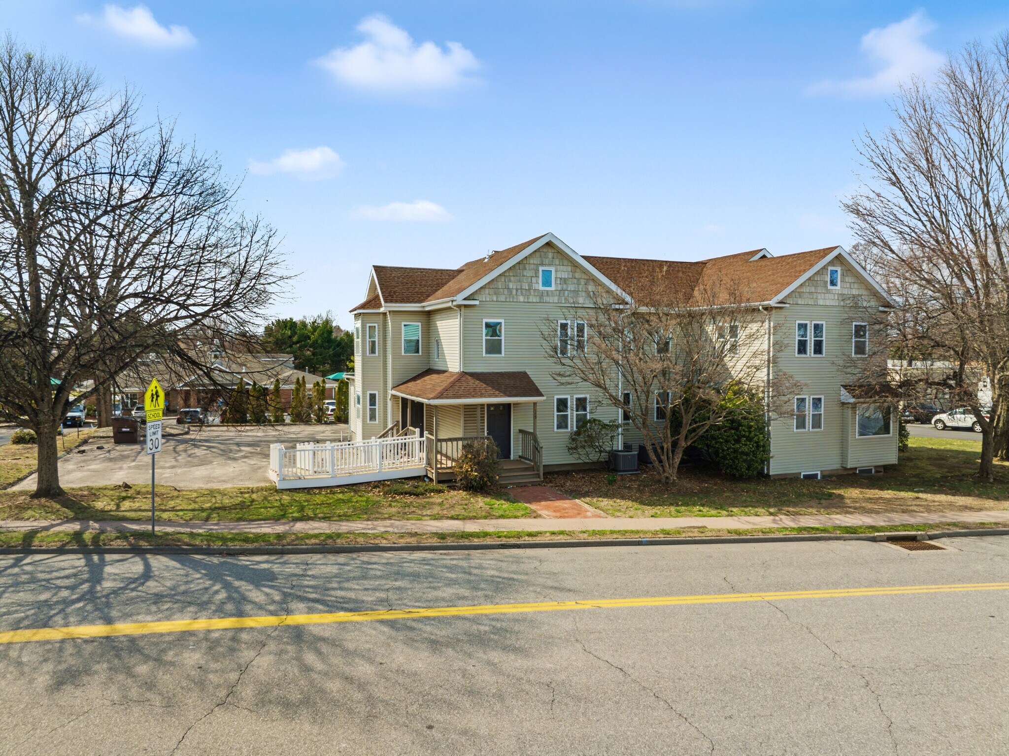 155 Oak St, Glastonbury, CT à vendre Photo principale– Image 1 sur 22