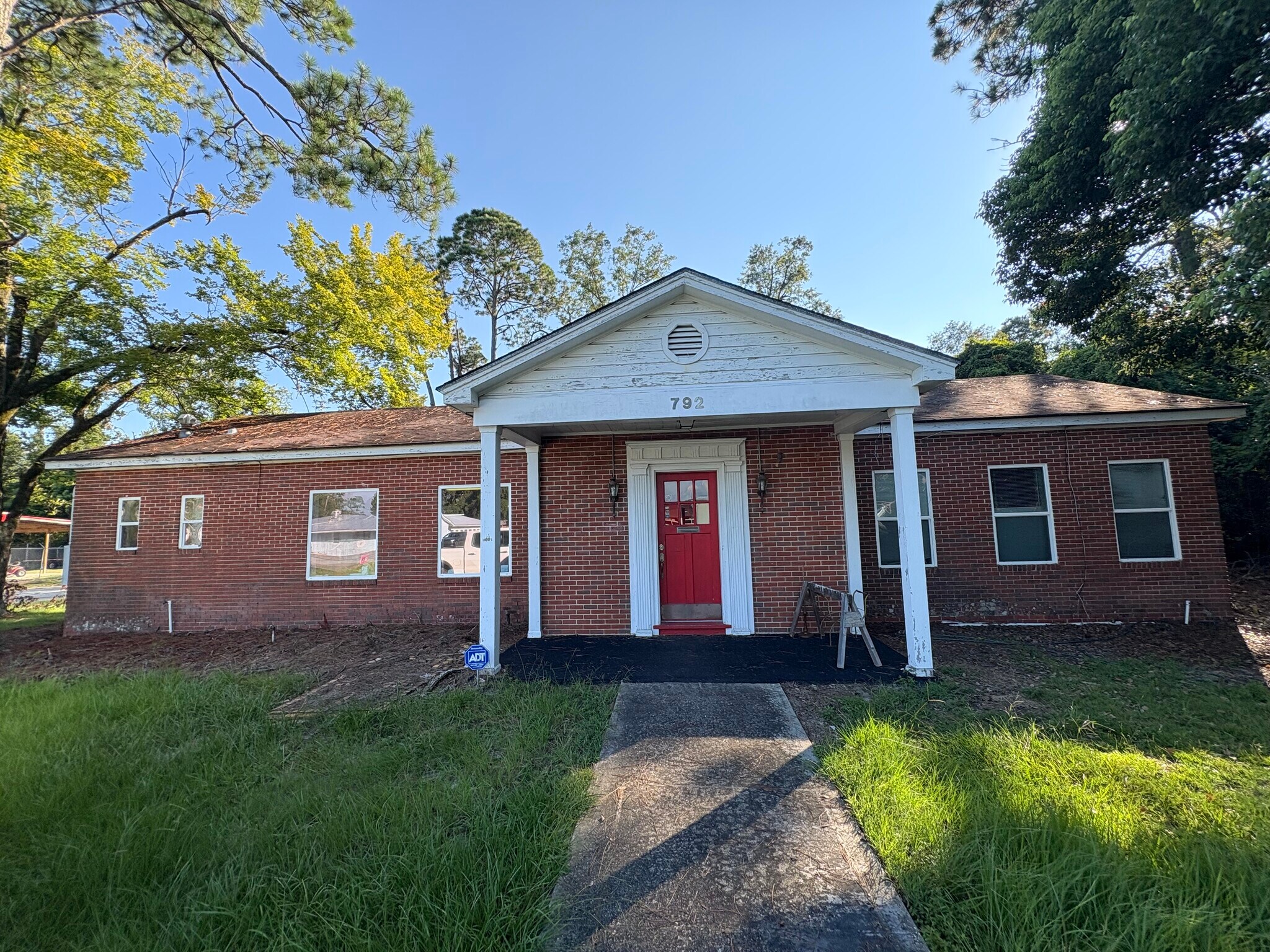 792 E Cherry St, Jesup, GA à vendre Photo principale– Image 1 sur 8