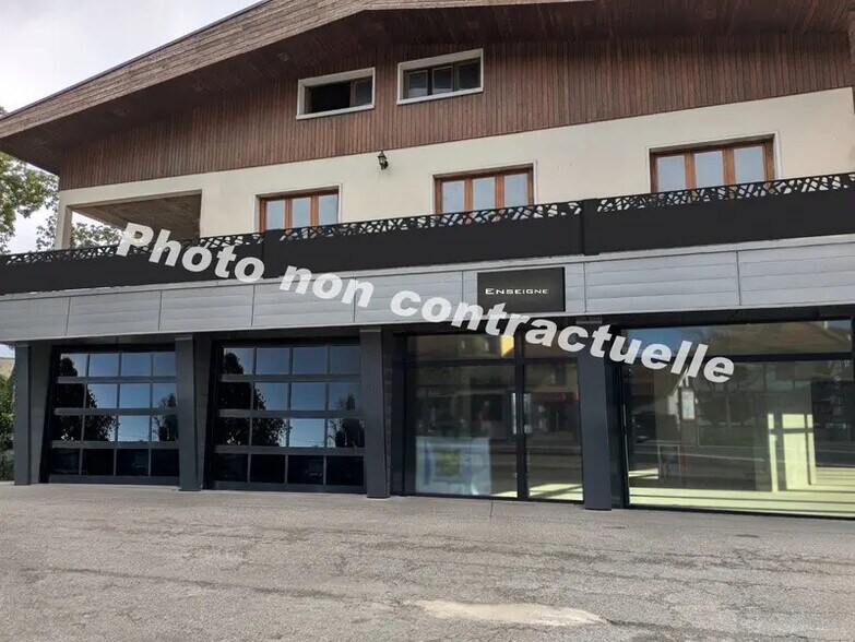 Bureau dans Challes-les-Eaux à louer - Photo de l’immeuble – Image 1 sur 7