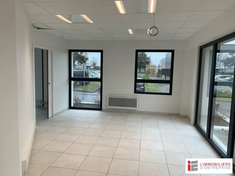 Bureau dans Lanester à louer - Photo de l’immeuble – Image 3 sur 4