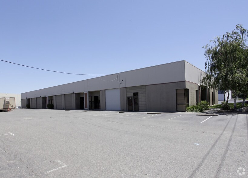 2742-2798 Industrial Blvd, West Sacramento, CA à louer - Photo principale – Image 1 sur 7