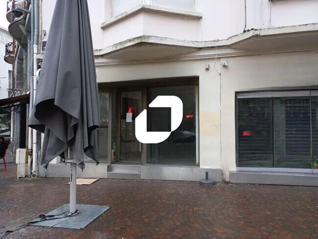 Plus de détails pour Local commercial à louer