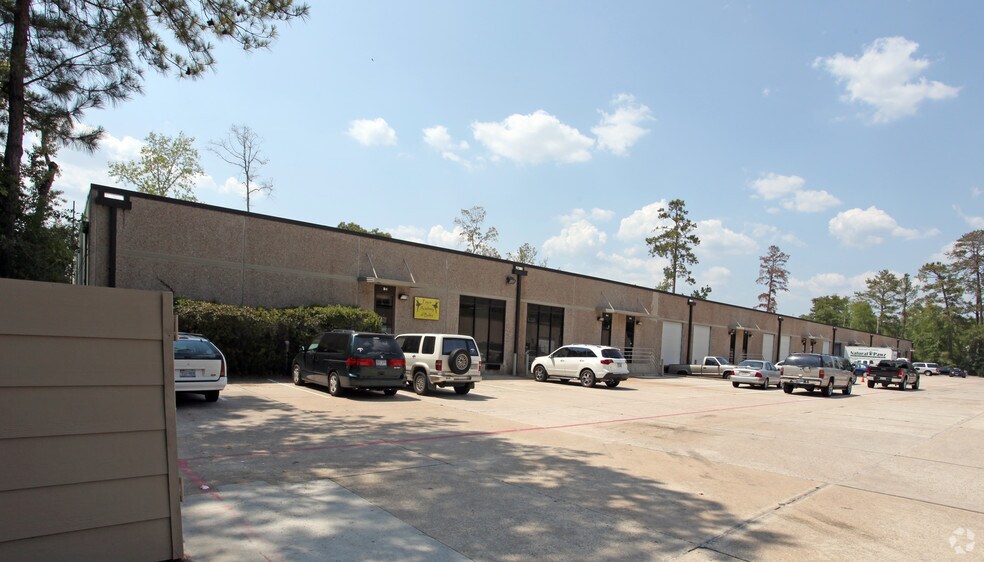 9391 Grogans Mill Rd, The Woodlands, TX à louer - Photo principale – Image 1 sur 6