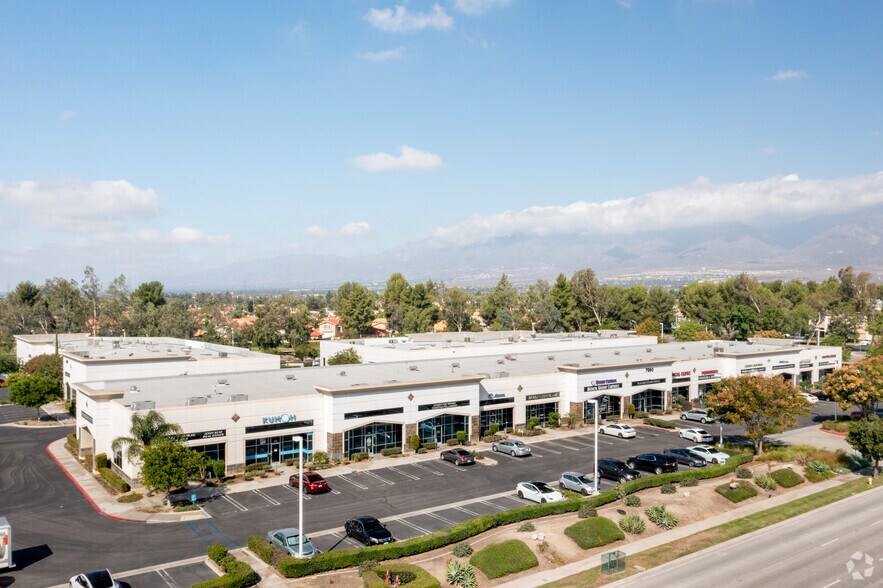 7950 Cherry Ave, Fontana, CA à louer - Aérien – Image 3 sur 28