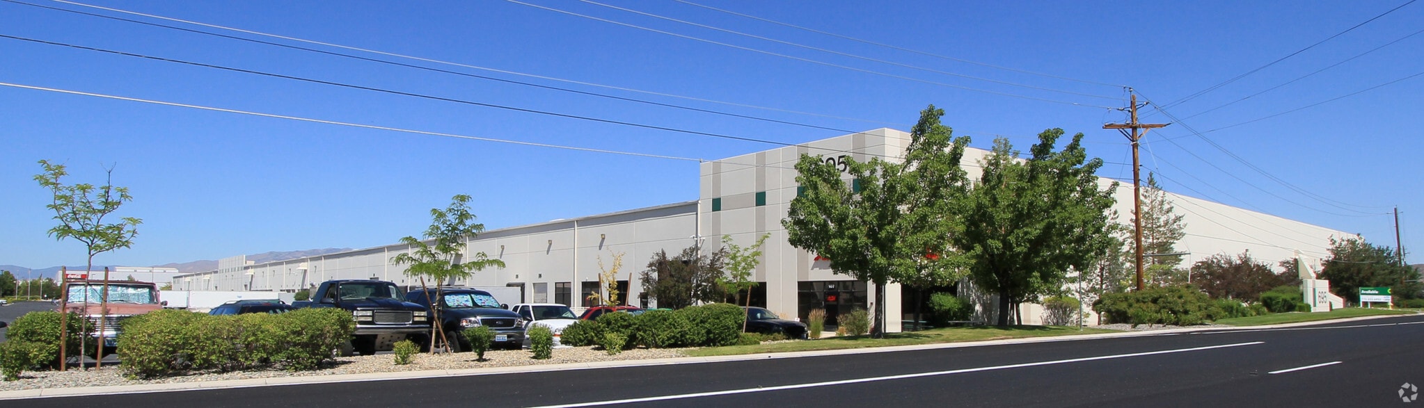 695 Vista Blvd, Sparks, NV à louer Photo principale– Image 1 sur 10